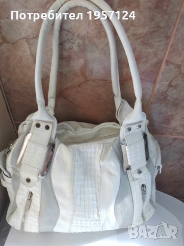 Бяла дамска чанта, снимка 1 - Чанти - 42545031