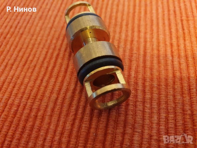клапан - разпределител горе и долу за български душове стар модел, снимка 2 - ВИК - 41491546