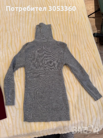 Дамски пуловер с яка