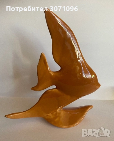 Порцеланова соц статуетка, снимка 3 - Статуетки - 53775149