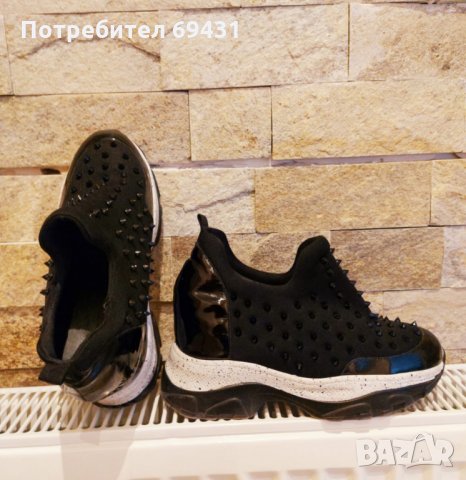 Спортни обувки