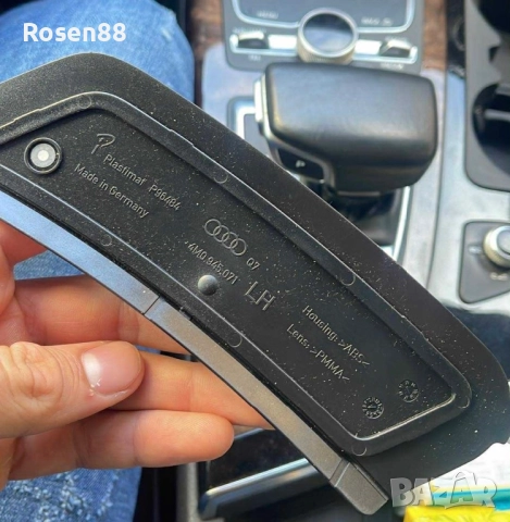 Audi q7 светлоотразител предна броня, снимка 2 - Автомобили и джипове - 52963384