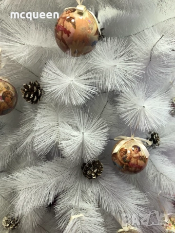Бяла коледна елха с естествени шишарки , снимка 3 - Декорация за дома - 52185606