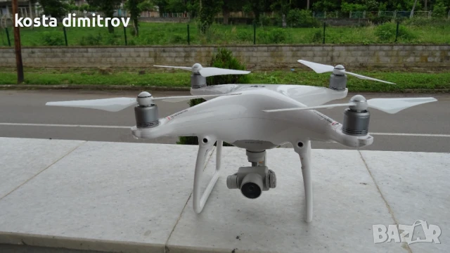 Дрон DJI Phantom 4 За части, снимка 2 - Дронове и аксесоари - 50493361