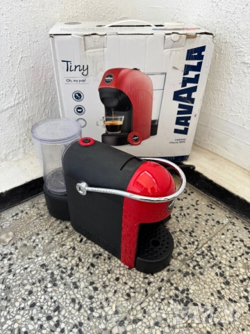 Кафемашина с капсули Lavazza LM Jolie, A Modo Mio, Kомпактна Kапсулна Mашина за Kафе!, снимка 2 - Кафемашини - 53802748