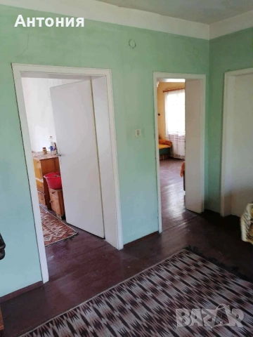 Двуетажна къща с гараж, снимка 4 - Къщи - 52228862