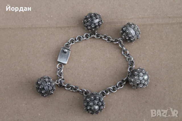 Уникална дамска сребърна гривна 