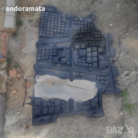 Кора под двигател -автомобил, снимка 2 - Части - 50460373