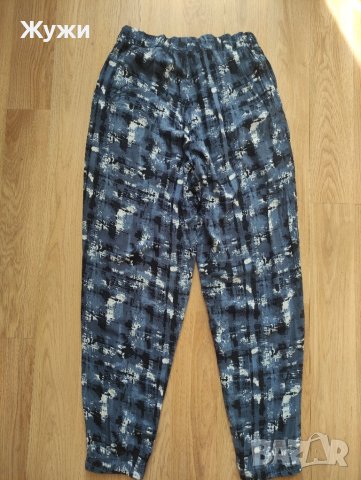 Дамски панталон ML размер, снимка 1 - Панталони - 42558997