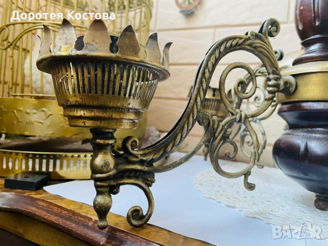 Красив месингов полилей от Англия с дърво за 4 крушки, снимка 3 - Антикварни и старинни предмети - 53821284
