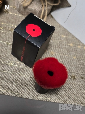 НОВА четка за грим KENZO FLOWER KABUKI, снимка 2 - Козметика за лице - 52581003
