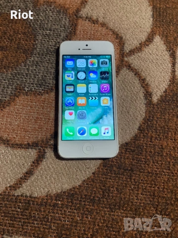 Продавам iPhone 5