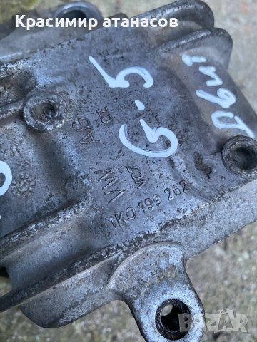 Тампон двигател За Vw голф 5.1К0199262, снимка 2 - Части - 39000766