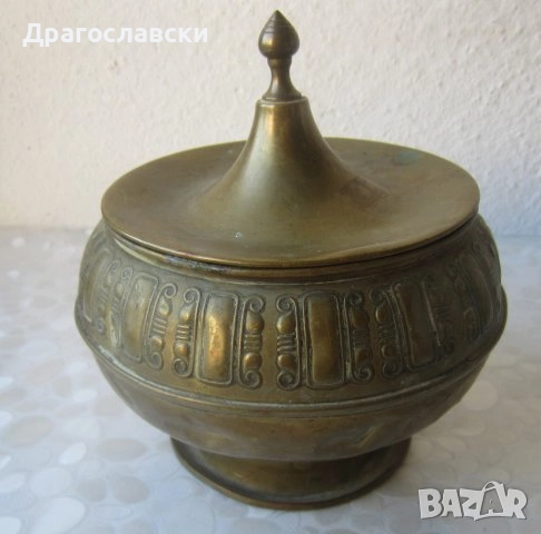 Стар метален съд, менче бакър бакърче, мед месинг метал, кутия, релеф.  лов, цинк антика , снимка 7 - Други - 31940415