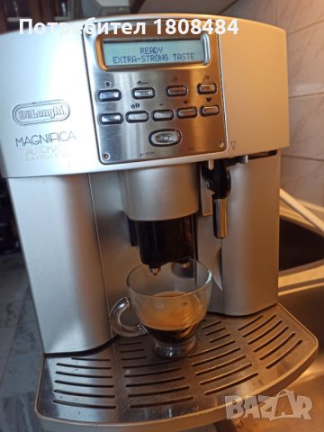 Кафеавтомат Делонги Магнефика Автоматик, работи перфектно и прави хубаво кафе и капучино 