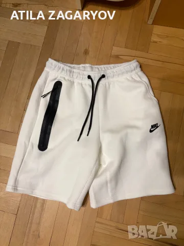 Nike Tech Fleece Shorts – White – M