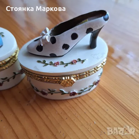 Две порцеланови кутийки за бижута-обувки, снимка 3 - Бижутерийни комплекти - 55935688