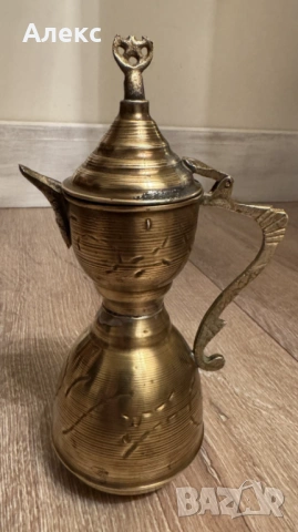 Стар малък арабски ибрик, за декор– месинг., снимка 2 - Антикварни и старинни предмети - 53330934