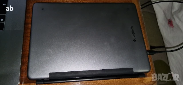 Безжична клавиатура Logitech ultrathin keyboard cover Apple Ipad Air, снимка 3 - Клавиатури и мишки - 50594746