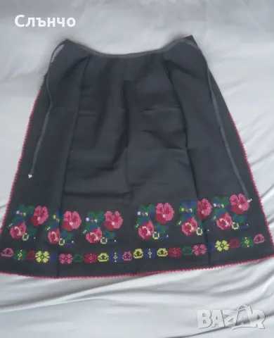 Ръчно бродирани престилки, снимка 7 - Антикварни и старинни предмети - 49553759