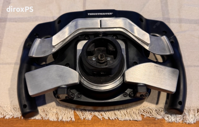 ⭐ Thrustmaster SF1000 Ferrari Wheel Add-On – Работи отлично, счупен екран ⭐, снимка 2 - Джойстици и геймпадове - 52656276
