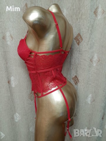 M  К-т Червен дантелен корсет с жартиери и полупрашка , снимка 8 - Корсети, бюстиета, топове - 41057488
