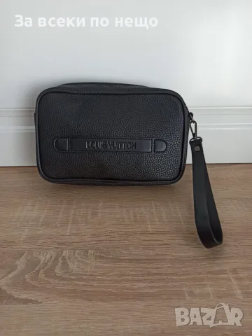 Louis Vuitton Мъжка Черна Чанта Несесер С Дръжка За Китката Код Bal Style74
