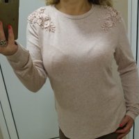 Блуза от много фино и еластично плетиво с дантела и перлички на раменете, снимка 2 - Блузи с дълъг ръкав и пуловери - 41847858