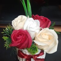 Букет от сапунени рози , снимка 10 - Романтични подаръци - 36791392