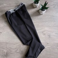Черен панталон с надпис , снимка 2 - Панталони - 40885226