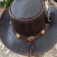 Каубойска шапка Естествена кожа Златисти катарами, снимка 7 - Шапки - 41883429