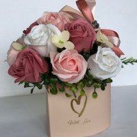 Букет от ароматни сапунени рози, снимка 1 - Подаръци за рожден ден - 39571142