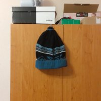 Зимна  шапка, снимка 1 - Шапки - 36011510