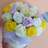 Букет със двайсет и една сапунени рози 💐, снимка 5 - Подаръци за жени - 40295425
