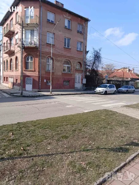 Продавам етаж от къща в гр.  Лом, снимка 1