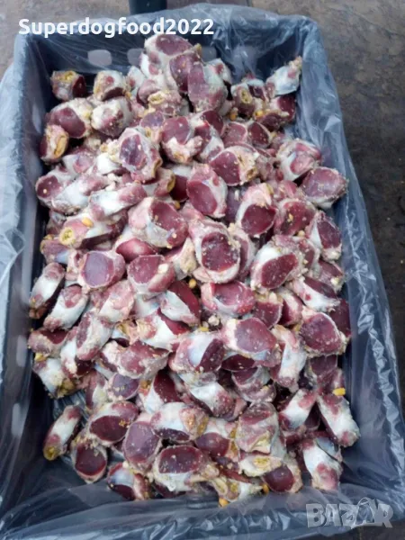 Различни видове храни за домашни любимци, снимка 1