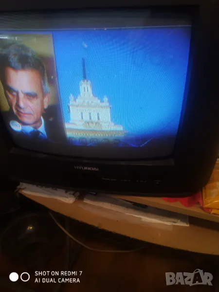 Телевизор Хюндай, още два подарък, снимка 1