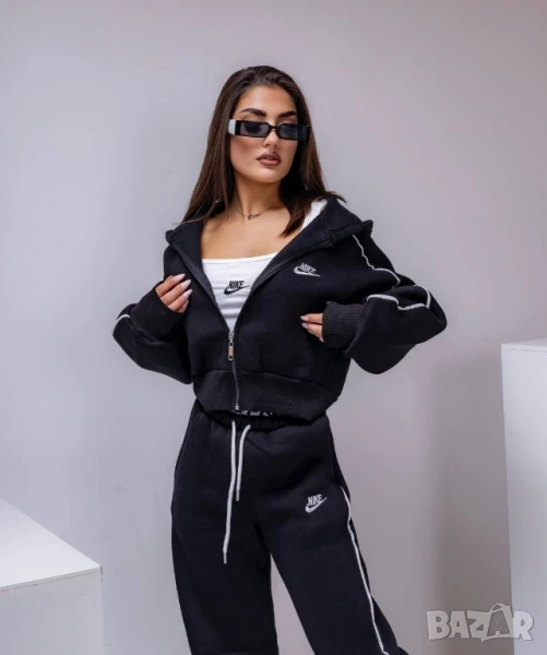 дамски екипи Nike , снимка 1