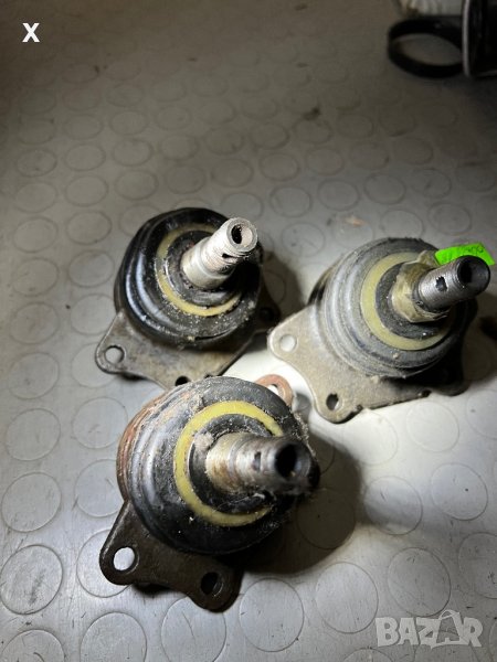 ДОЛНИ ШАРНИРИ МОСКВИЧ НОВИ СССР, снимка 1