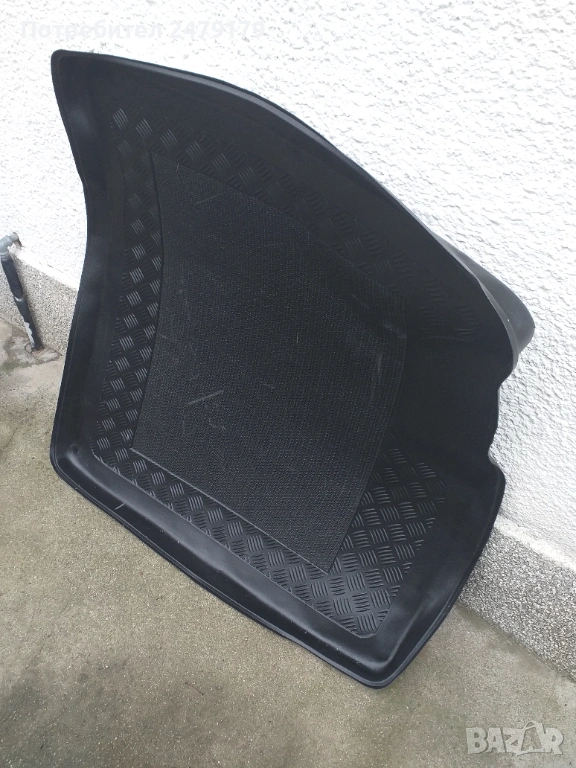 стелка за багажник на Фолксваген Венто , снимка 1
