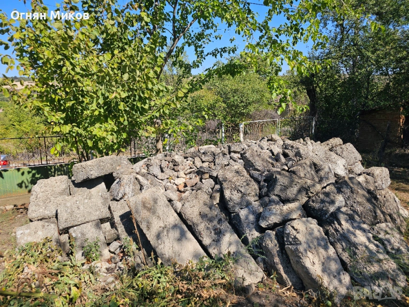 Продавам камъни за строеж (основа или ограда), снимка 1