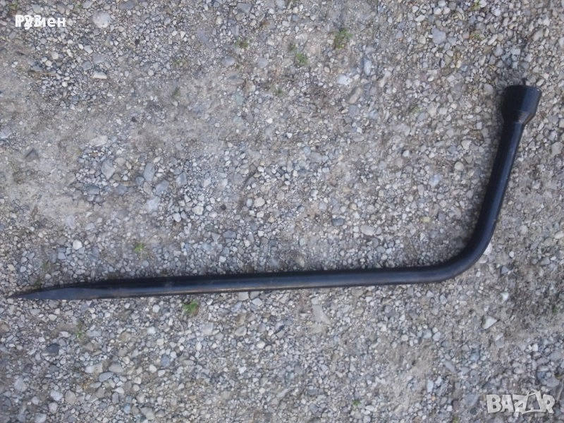 КЛЮЧ ЗА ГУМИ-ФОРД, снимка 1