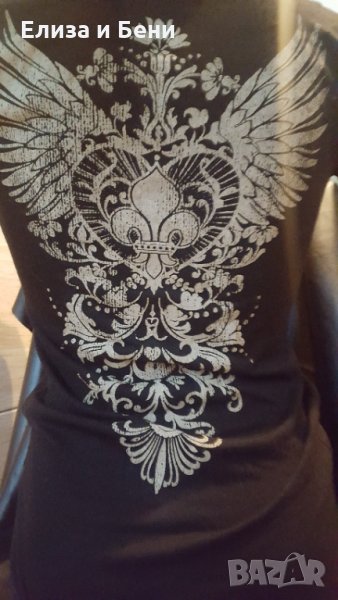 Тениска с качулка и принт криле сърце, снимка 1