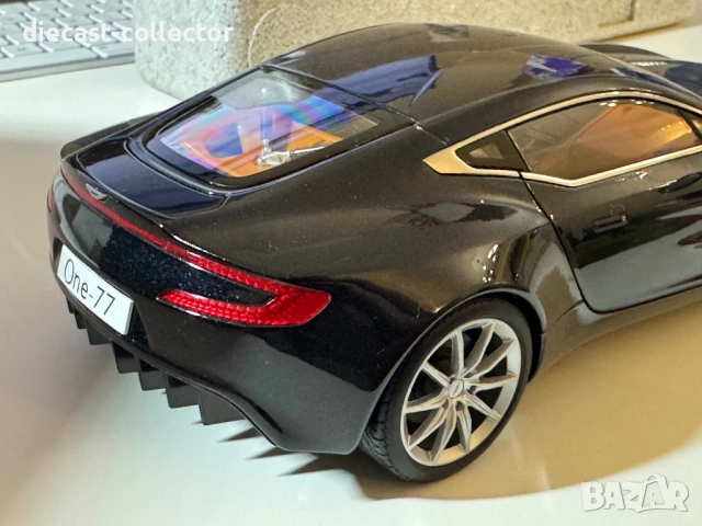 AUTOart Aston Martin One-77, снимка 4 - Колекции - 53740271