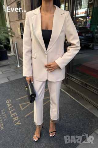 Костюм с детайл камъни по сакото и панталона, снимка 7 - Костюми - 52331620