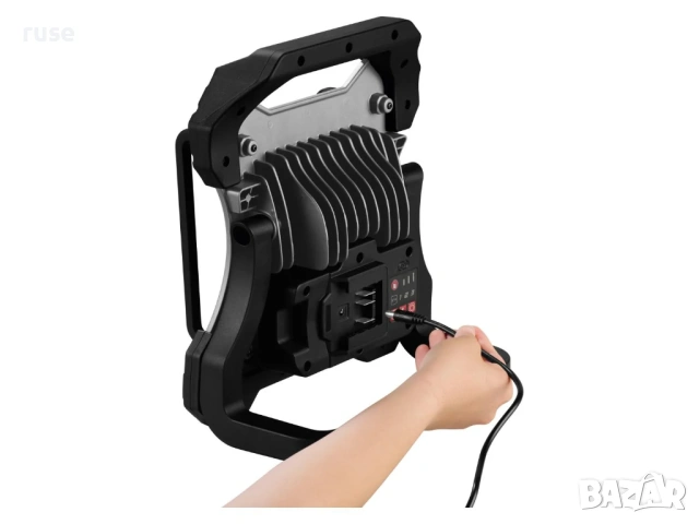 НОВ! Акумулаторен LED прожектор 75W 10000lm Parkside Performance работа с батерия и захранване, снимка 7 - Други инструменти - 53858356