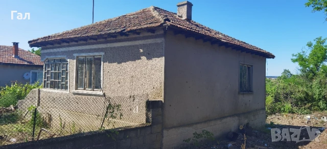 Къща с двор 1927кв.м, снимка 2 - Къщи - 50706670