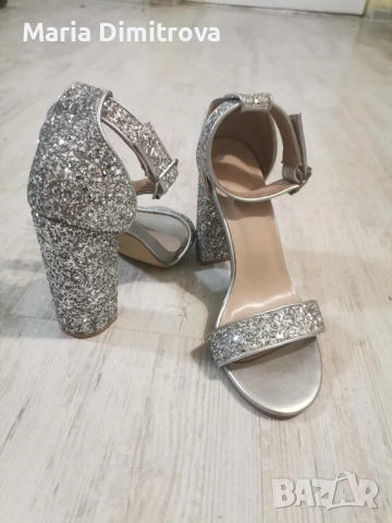 Сребристи токчета с брокат, снимка 3 - Дамски обувки на ток - 52393651