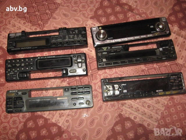 панели за авторадио касетофони и плеъри