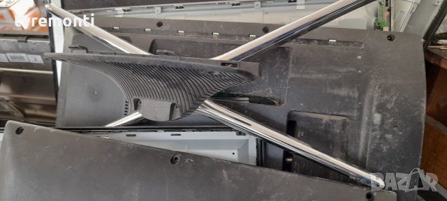 Стойкa за телевизор SAMSUNG модел UE40F6470S